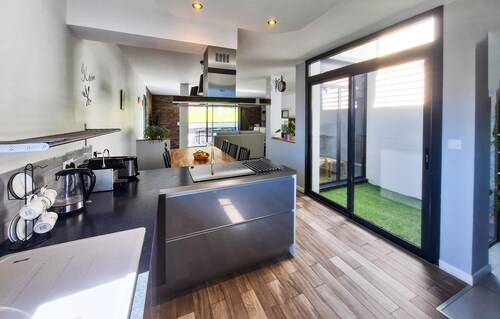 Cozy home in Bassens with WiFi