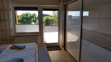 Desk, free WiFi, bed sheets