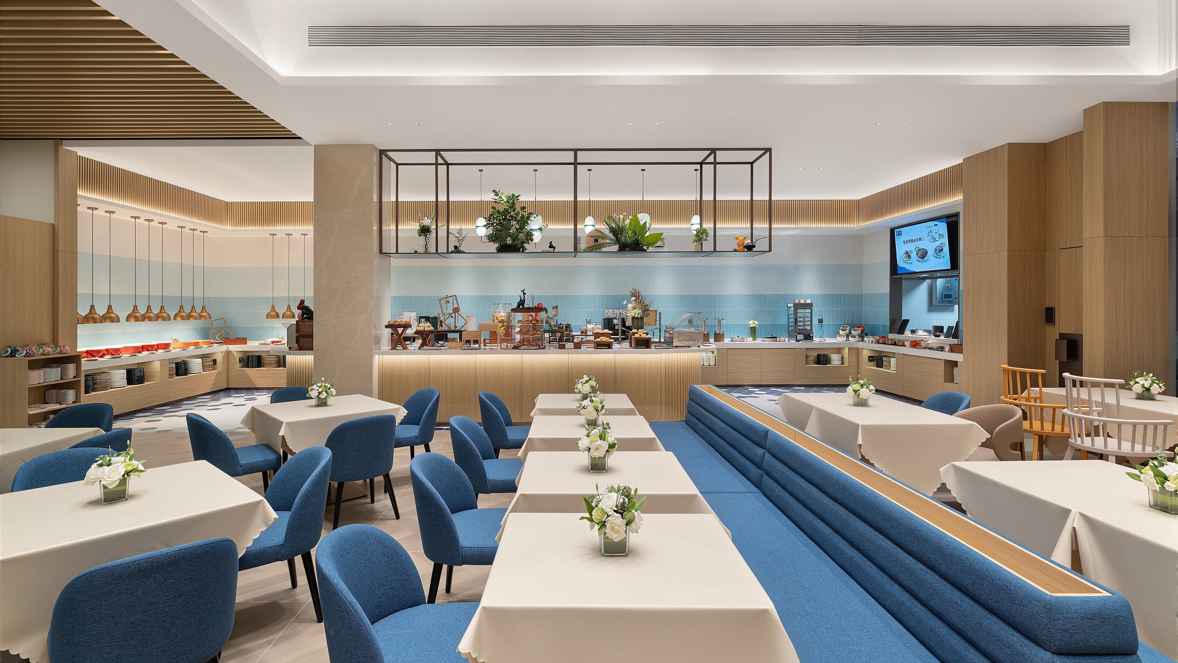 Free daily buffet breakfast
