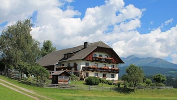 Esterni