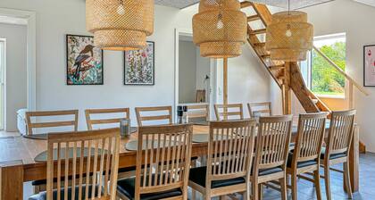 Awesome home in Spøttrup with WiFi