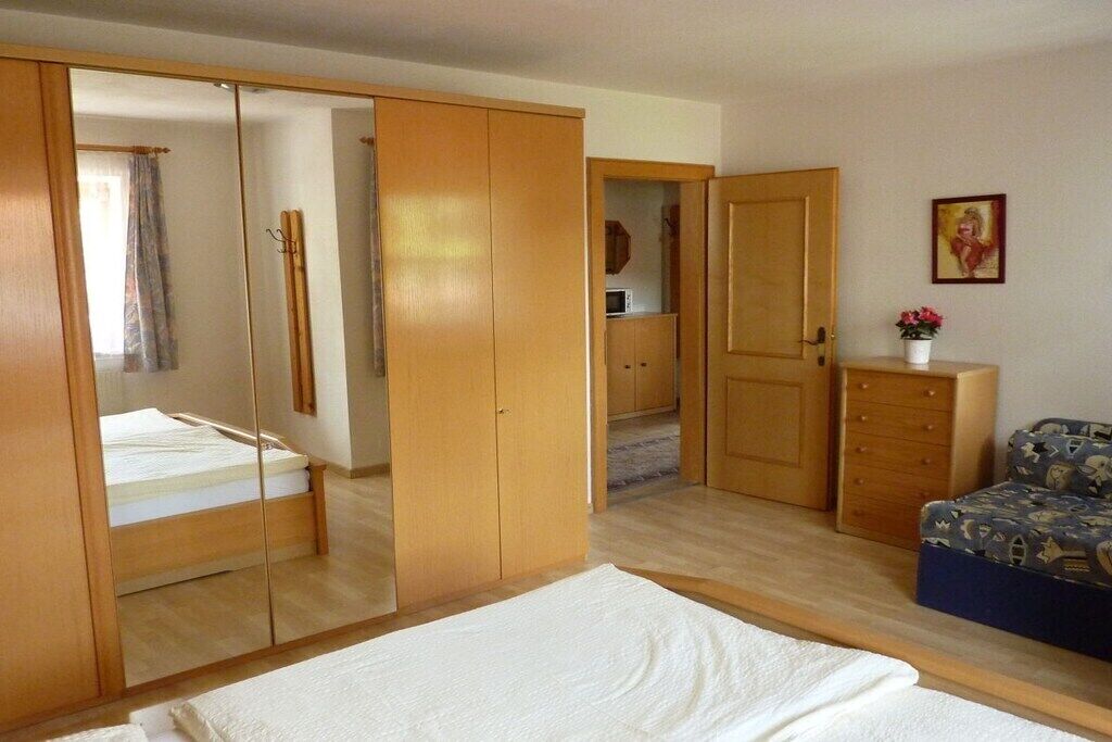 1 chambre, fer et planche à repasser, lit parapluie, Wi-Fi gratuit