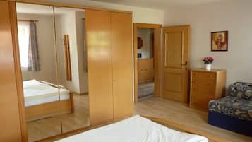 1 chambre, fer et planche à repasser, lit parapluie, Wi-Fi gratuit