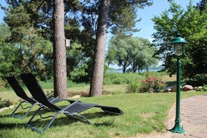 Property grounds - Holiday home in Röbel with swimming pool (Röbel)
