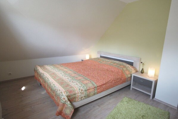 Room - Holiday home in Röbel with swimming pool (Röbel)