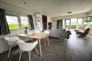 Smart-TV, Kamin, DVD-Player