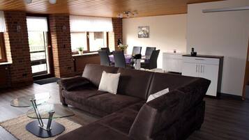 Smart-TV, DVD-Player, Stereoanlage