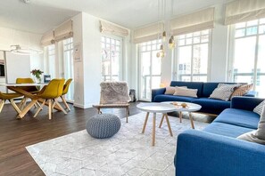 Smart-TV, Kamin, Videospiele, Stereoanlage