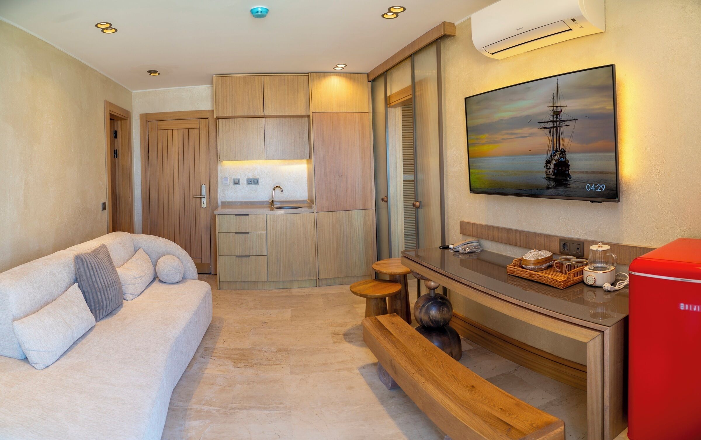 Senior Room | Living area