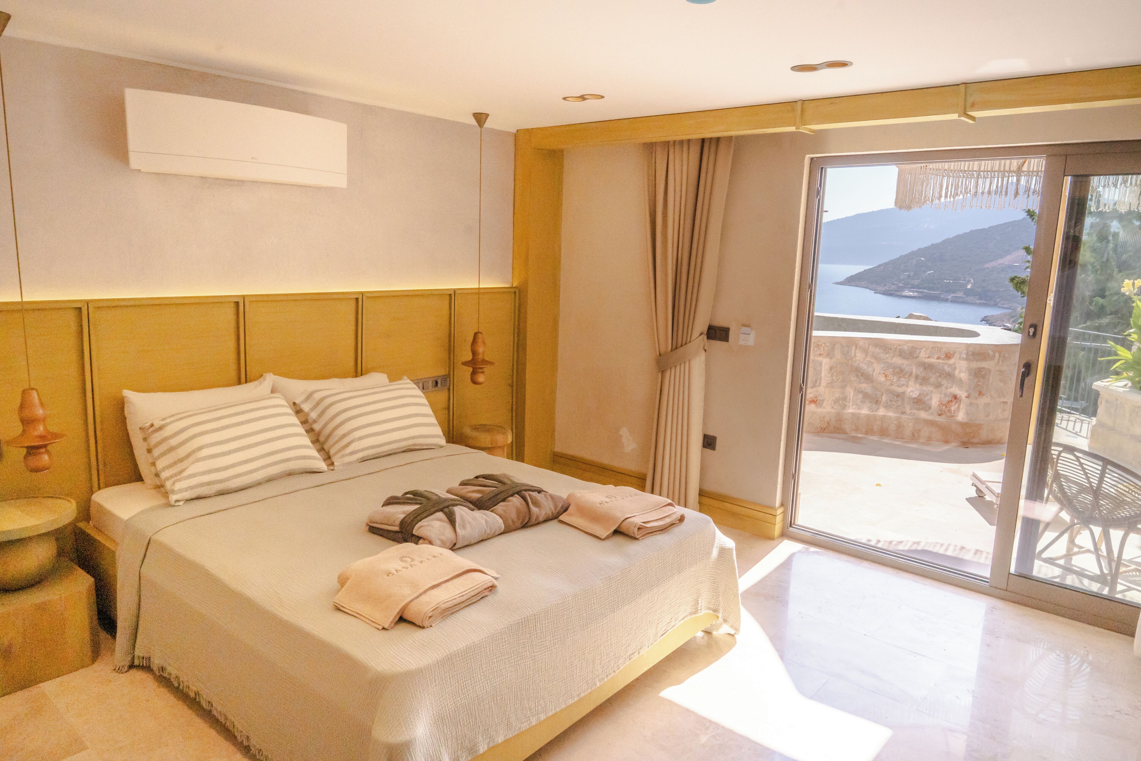 Swim Up Room | Free WiFi, bed sheets