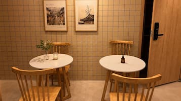 Fridge, microwave, espresso maker, coffee/tea maker