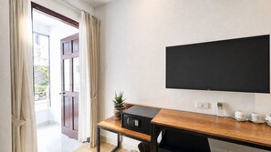 Superior Double Room | Balcony - B&B Chill Home (Ho Chi Minh City)