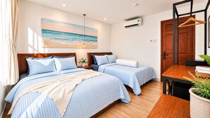 Habitació quàdruple familiar | Escriptori i wifi gratuïta 