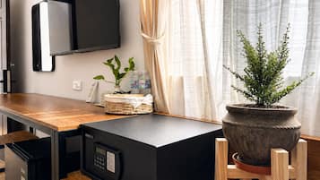 Quarto triplo | Escrivaninha, Wi-Fi de cortesia
