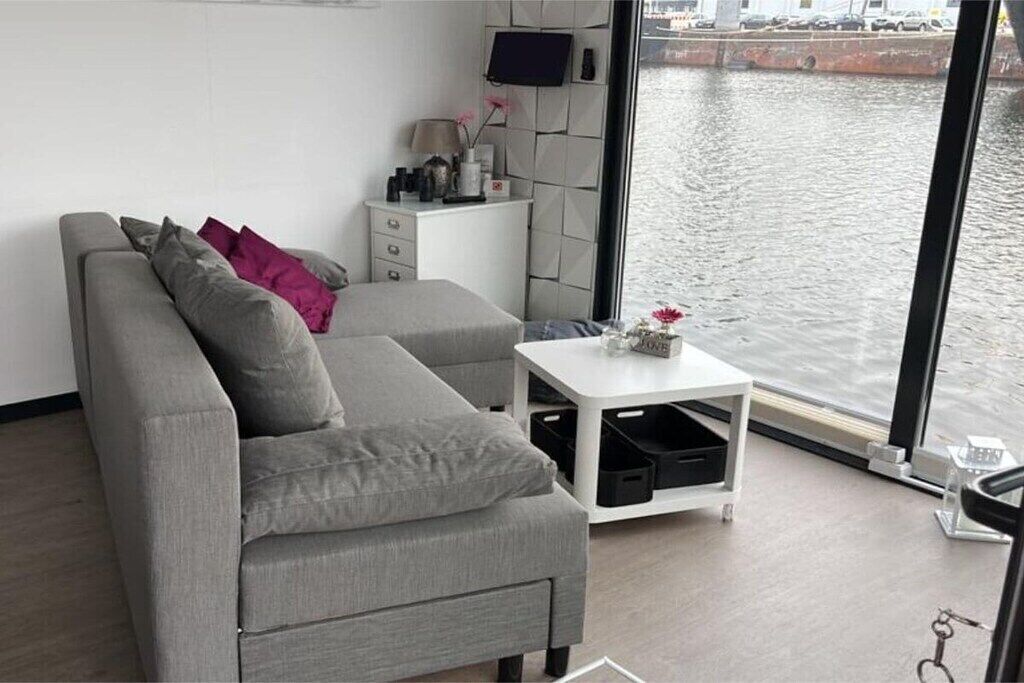 Smart-TV, Kamin, DVD-Player, Stereoanlage
