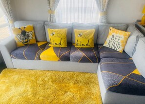 Living area - Sunflower Lodge Luxury Pet Free Holiday Caravan (Filey)