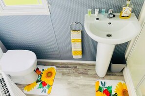 Bathroom - Sunflower Lodge Luxury Pet Free Holiday Caravan (Filey)