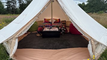 1 bedroom, iron/ironing board, WiFi (free), bed sheets