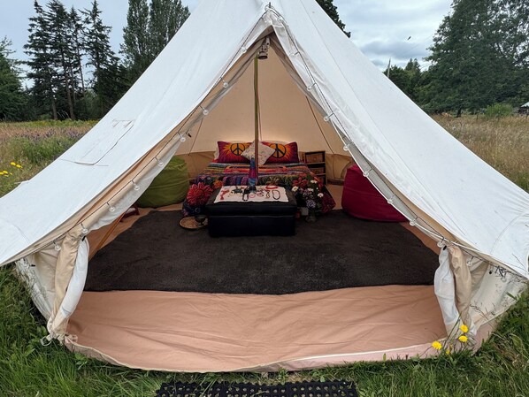 1 bedroom, iron/ironing board, WiFi (free), bed sheets