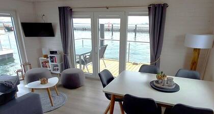 Péniche à Stralsund avec piscine