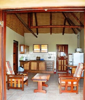 Comfort House, Patio, Garden View | Interior - Bay View Lodge (Praia da Barra)