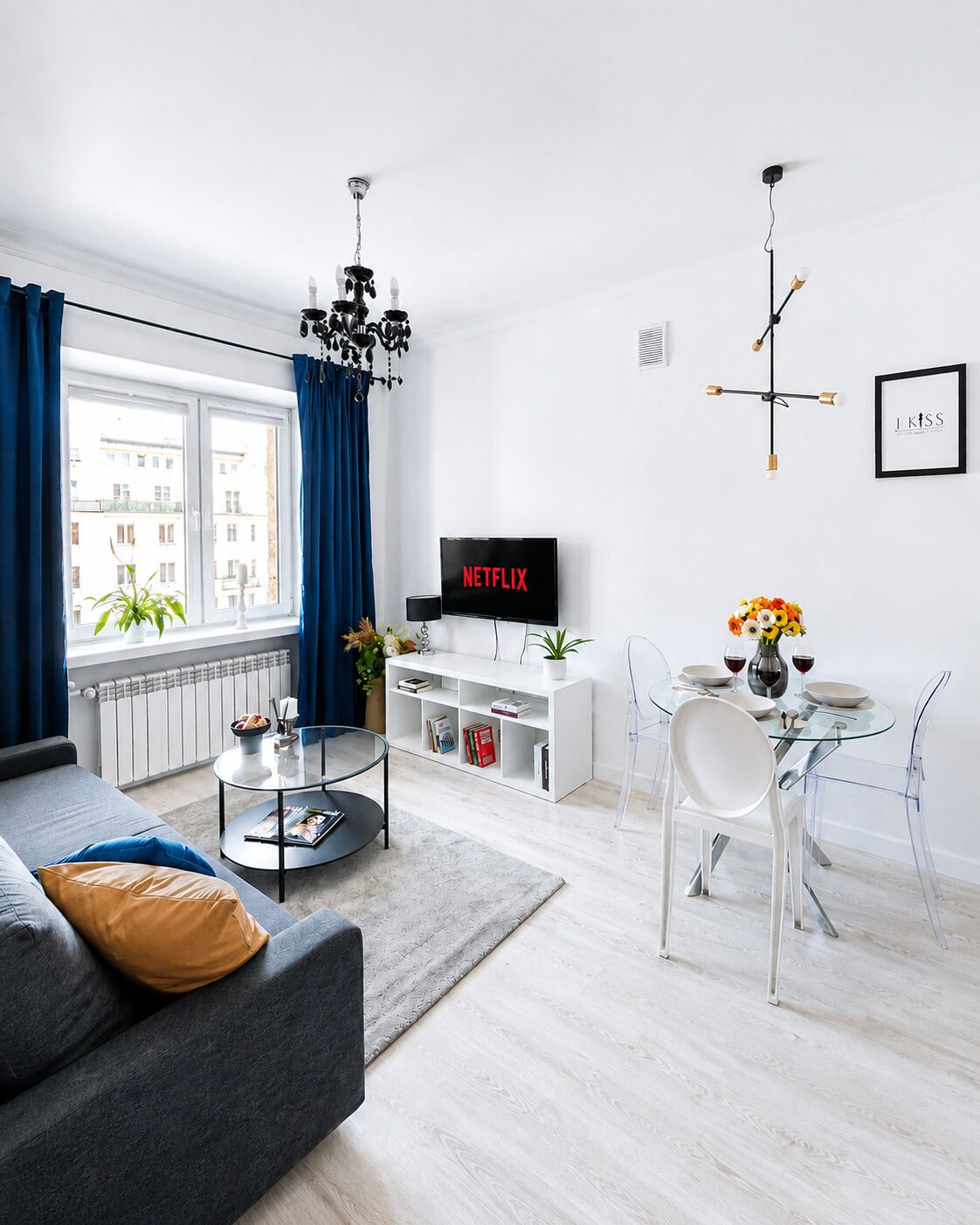 Classic Apartment, Air conditioning | Living area | 43-inch Smart TV with satellite channels
