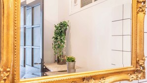Interior - Charming 1BDR/2P flat with a garden (Marseille)