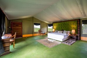 Suite Deluxe | Caixa forta a l'habitació, cortines opaques i planxa i posts de planxar