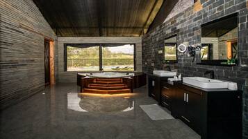 Presidential Suite, Mountain View | Bathroom | Slippers