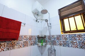 Bathroom - 3-bedroom bungalow in gorgeous Entebbe with AC for relaxing stays
Near  a mall (Entebbe)