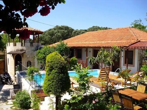Akropolis Hotel 