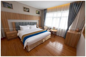 Suite Mewah, pemandangan danau | Brankas, kedap suara, dan Wi-Fi gratis