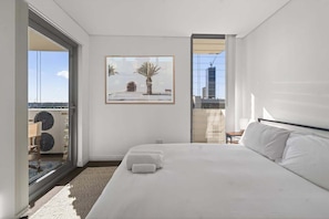 Iron/ironing board, WiFi, bed sheets - The Viewpoint | Elegant 2BR Stay with Parking (Parramatta)