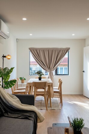 Dining - Waipuna Wish | New 3-Bed Townhouse | Spacious Home (Mount Wellington)