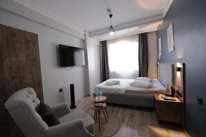 Comfort tweepersoonskamer, voor 1 persoon, uitzicht op stad | Gratis wifi