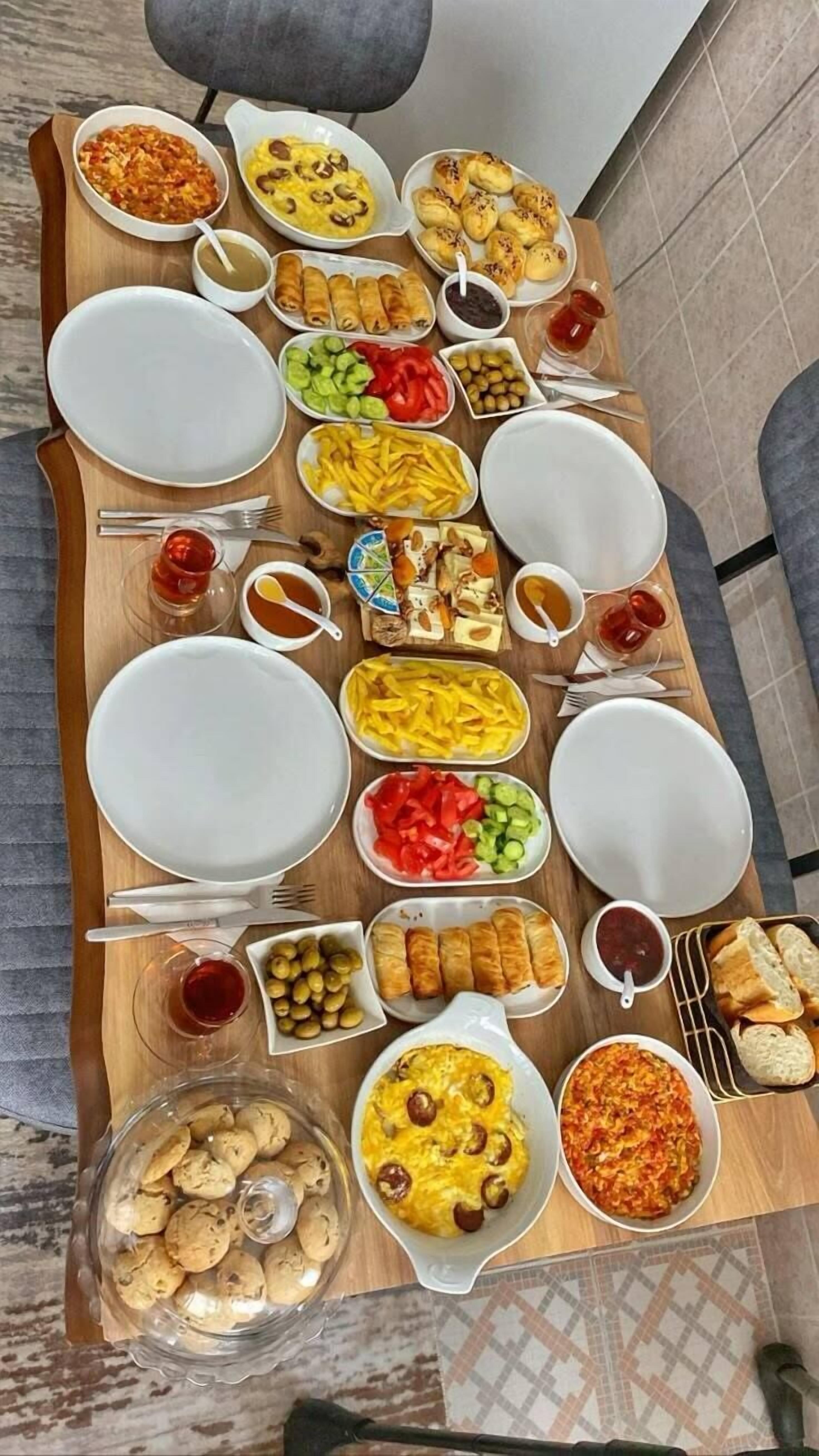 Frokost med lokale retter hver dag (mot et tillegg)