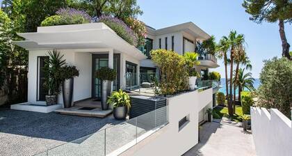 Luxury Seafront Villa With 2 Private Pools
