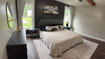 4 bedrooms, iron/ironing board, WiFi, bed sheets