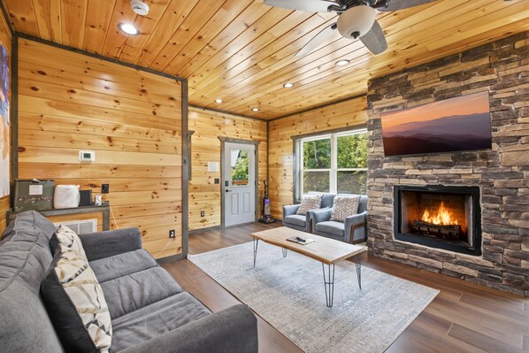 Smart TV, fireplace - Moonlight Ridge | Near Pigeon Forge and Gatlinburg (Sevierville)