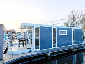 Exterior - Houseboat Escape With Roof Terrace (Amsterdam)