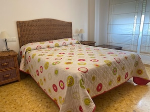 Iron/ironing board, bed sheets - La Safor I, 4º Solo Familias! (Playa Xeraco)