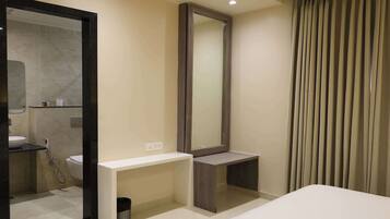 Superior Room | Desk, laptop workspace, free WiFi
