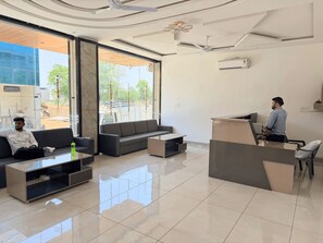 Lobby - SUNBURRY HOTEL KHATU (Khatoo)
