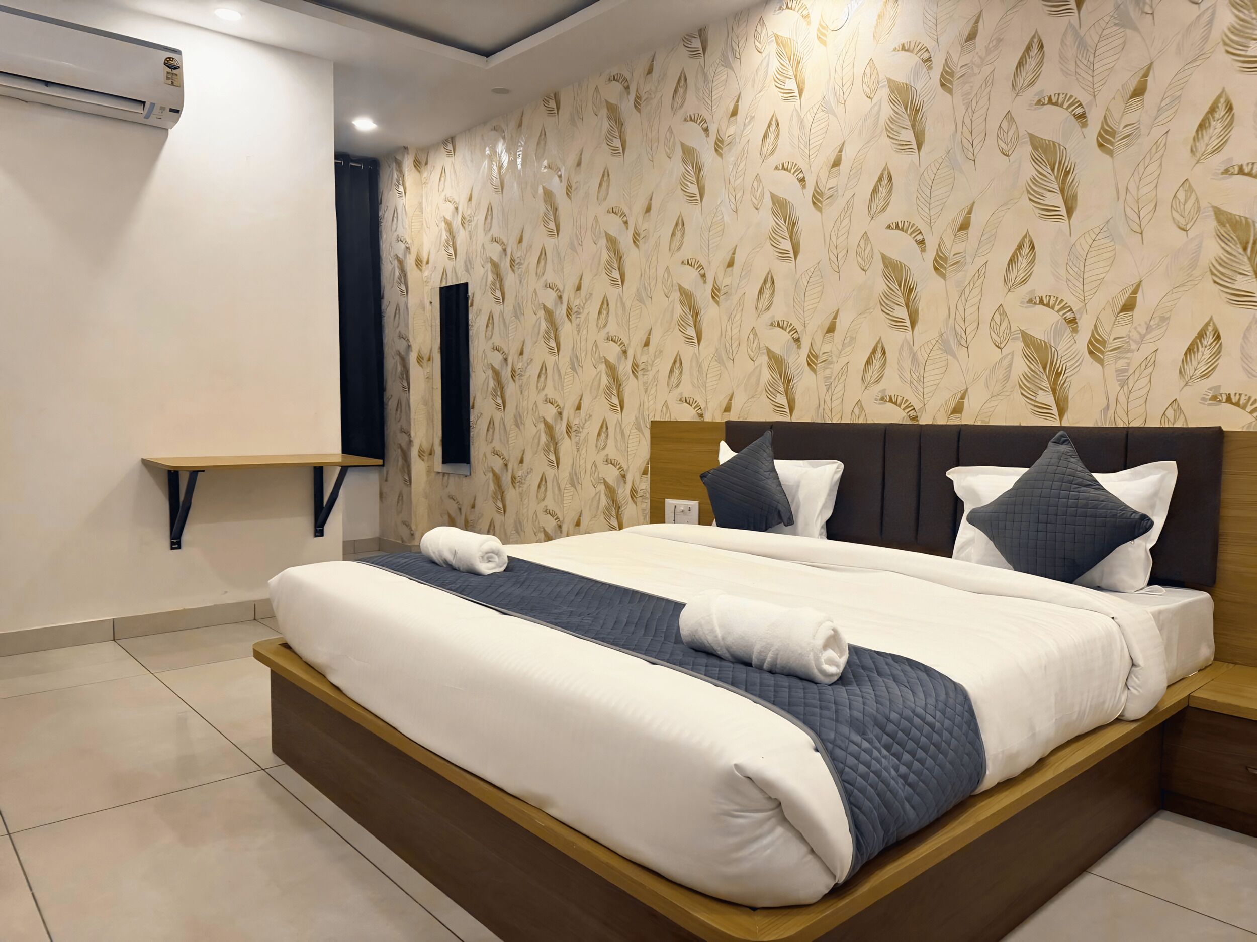 Deluxe Double Room, City View