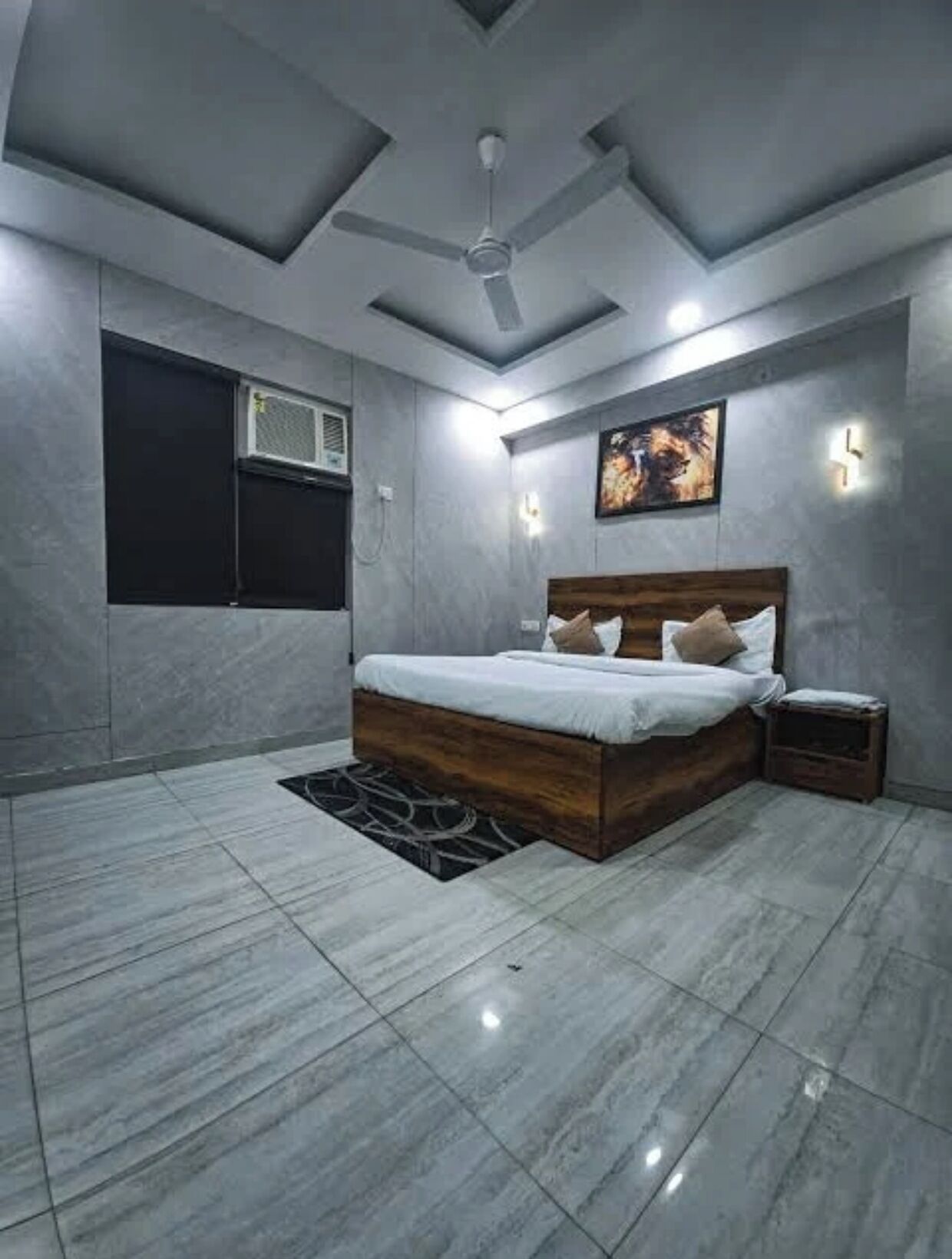 Superior Double Room | Desk, laptop workspace, blackout drapes, iron/ironing board