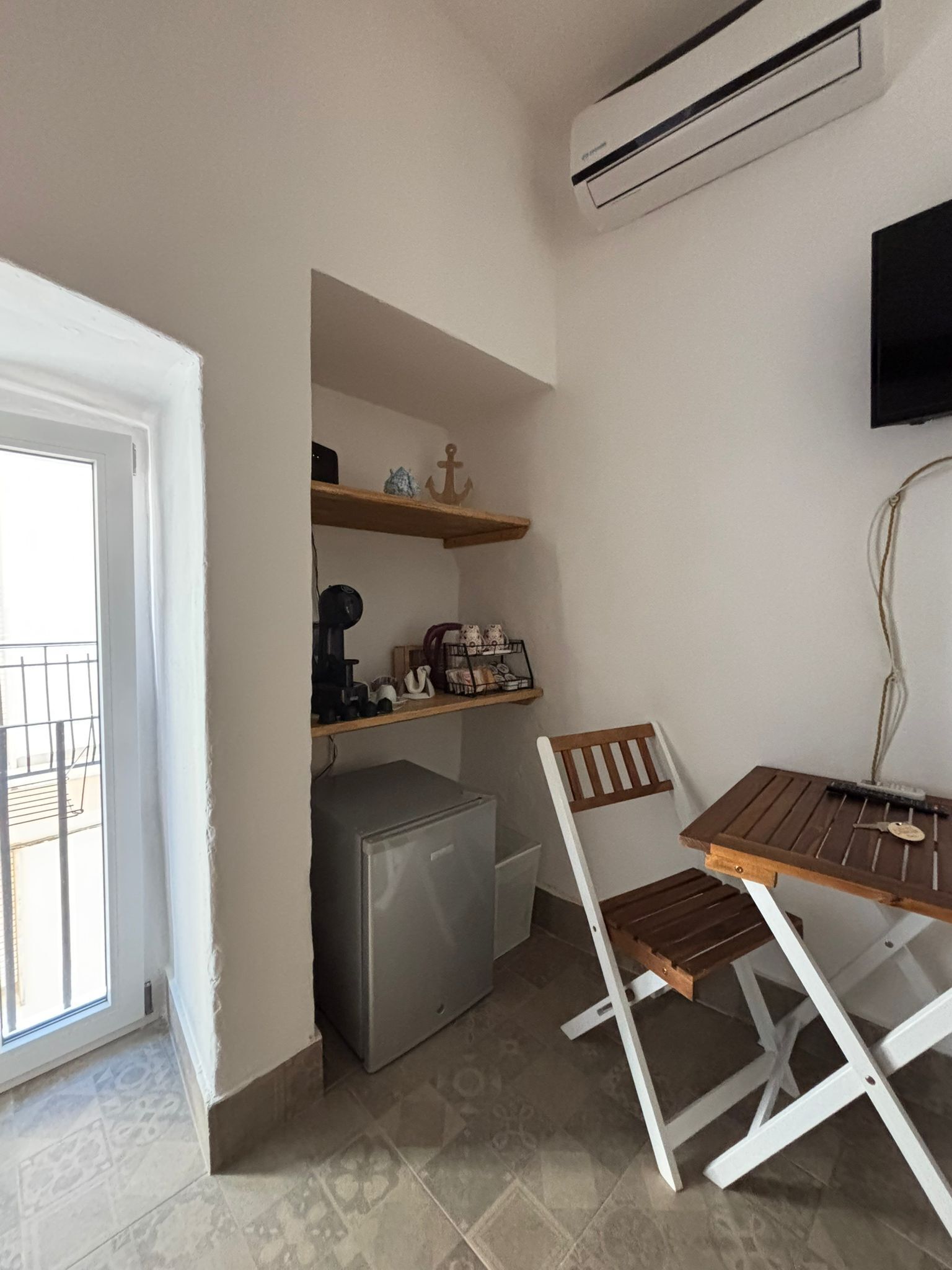 Deluxe Double Room, City View | Interior