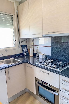 Fridge, microwave, oven, dishwasher - Gypselae by Interhome (Playa de Aro)