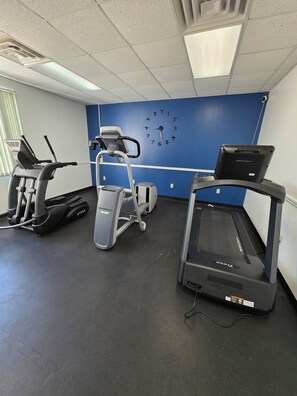 Fitness facility - Peaceful One-Bedroom Stay at YWCA - Two Twin Beds in Beautiful Westfield, NY (Westfield)
