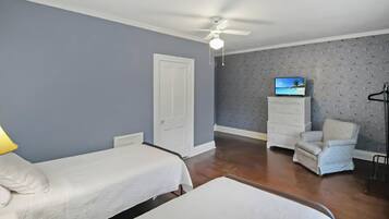 1 bedroom, iron/ironing board, WiFi (free), bed sheets