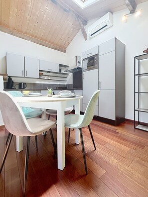 Dining - Large 40 M2 studio ideal for curists at the Eugénie les Bains thermal baths (Bahus-Soubiran)